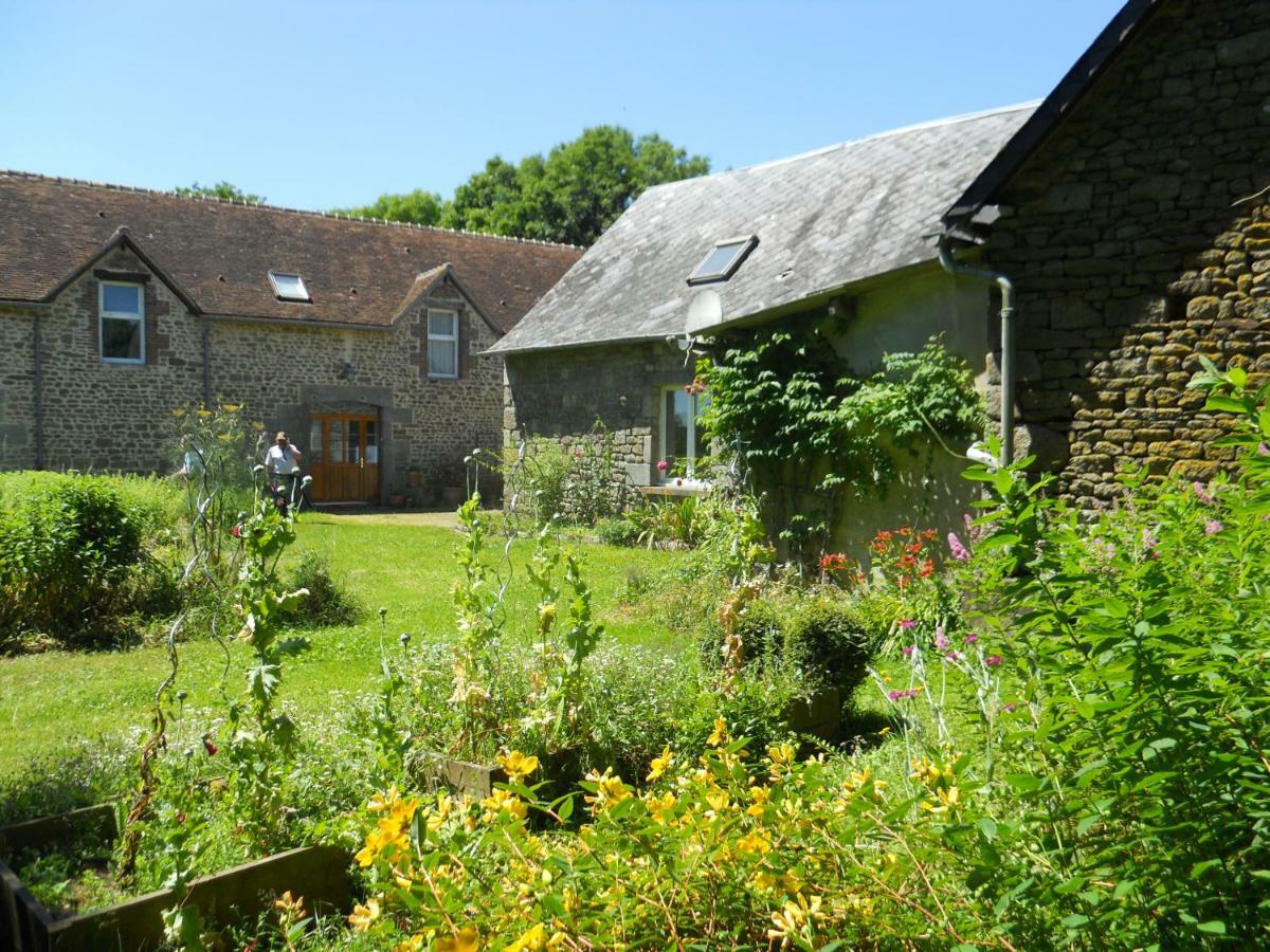 Saint-Sauveur-de-Carrouges Haras De La Croix D'Argent Bed & Breakfast エクステリア 写真